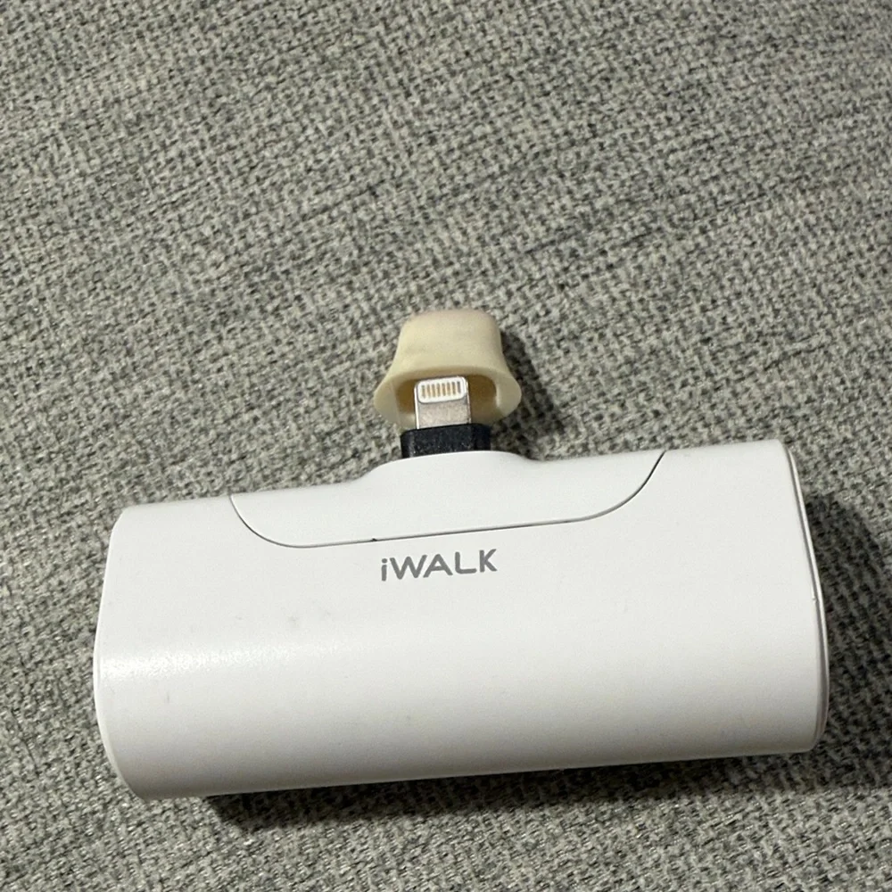 iWALK White Portable Charger y.